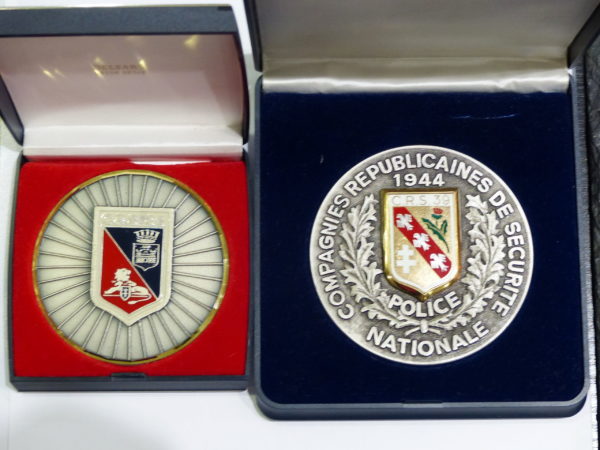 2 Médailles Bronze Argenté. CRS. POLICE. 1944. SERVIR. Drago. – Image 6