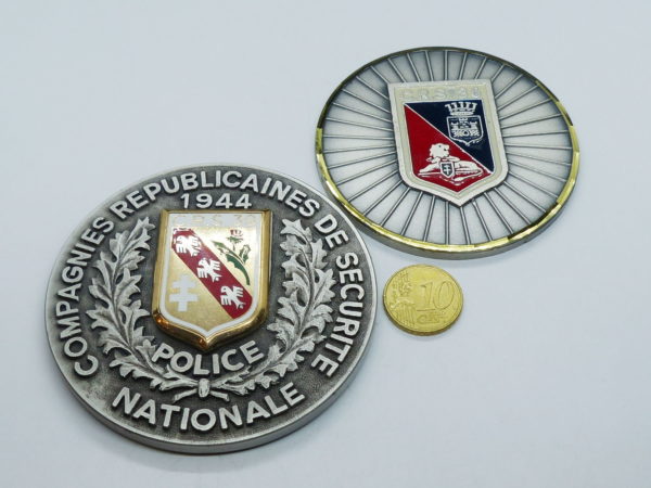 2 Médailles Bronze Argenté. CRS. POLICE. 1944. SERVIR. Drago.