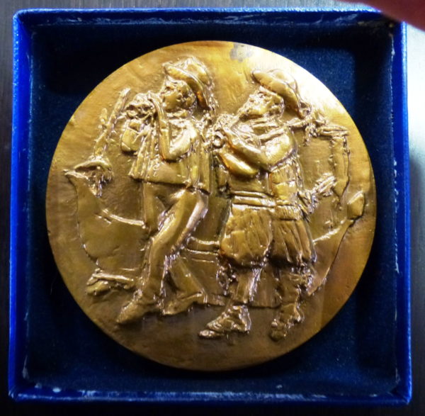 BRONZE. 185 grammes. BRETAGNE. Sonneurs & Danse Bretonne en Costume Breton – Image 6