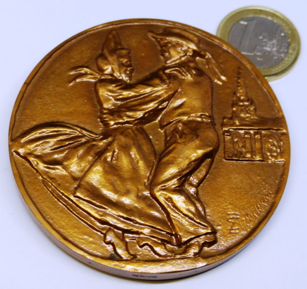 BRONZE. 185 grammes. BRETAGNE. Sonneurs & Danse Bretonne en Costume Breton