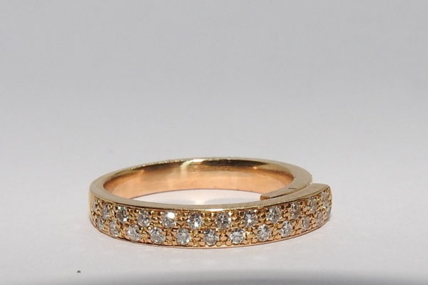 Bague "GUY LAROCHE" 24 Diamants "tailles modernes". OR Jaune 750°/°°. 4,6 gr – Image 2