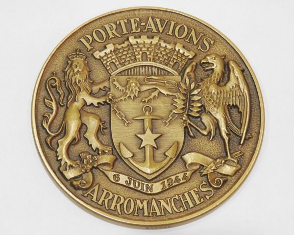 Médaille BRONZE 156 gr. Graveur A.AUGIS. PORTE AVIONS ARROMANCHES. 6 juin 1944 – Image 5