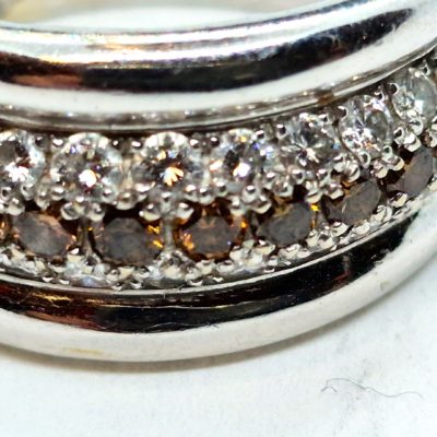Bague OR BLANC 750°/°° 18 Carats. 10 gr. 24 Diamants + 13 Diamants CHAMPAGNE – Image 6