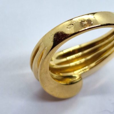 Bague Or Jaune 750°/°°  18 Carats. 9,6gr. 3 DIAMANTS – Image 7