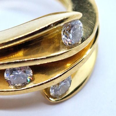 Bague Or Jaune 750°/°°  18 Carats. 9,6gr. 3 DIAMANTS – Image 3