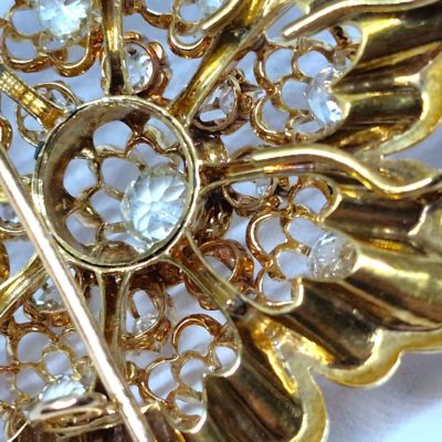 Broche Or Jaune 750°/°°  18 Carats 20,2 gr 17 DIAMANTS. – Image 8