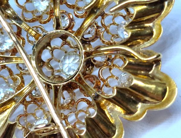 Broche Or Jaune 750°/°°  18 Carats 20,2 gr 17 DIAMANTS. – Image 8