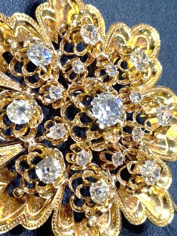 Broche Or Jaune 750°/°°  18 Carats 20,2 gr 17 DIAMANTS. – Image 7