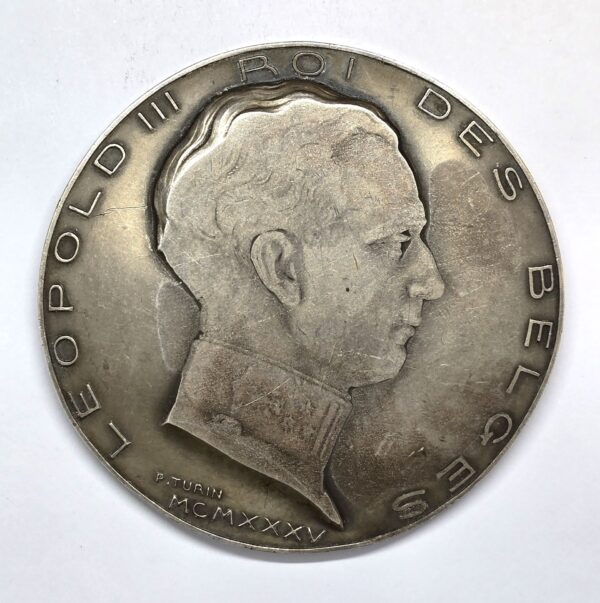Médaille ARGENT. 142 grammes. Léopold III Roi des Belges 1935. P. TURIN