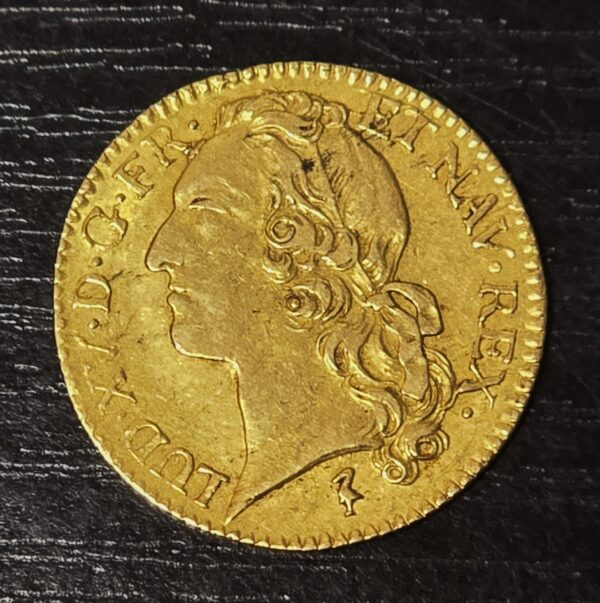 LOUIS D'OR. Louis XV Roi de France. 1748 W. Louis XV au bandeau. 8.15 grammes. SPL – Image 7