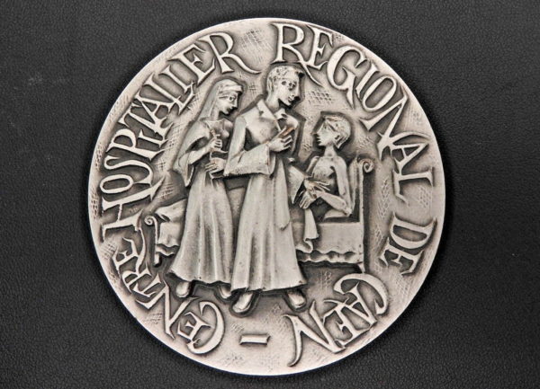 Médaille BRONZE ARGENTE. 193 gr. 1988. Centre HOSPITALIER Régional de CAEN.