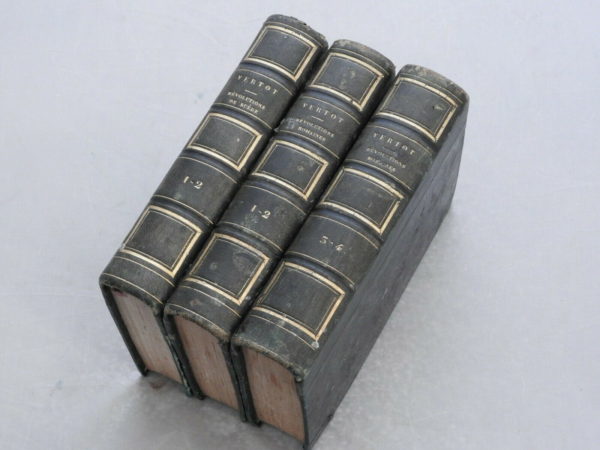 Révolutions de SUEDE. Révolutions ROMAINES. 1830. VERTOT. 3 Volumes. 736 Pages