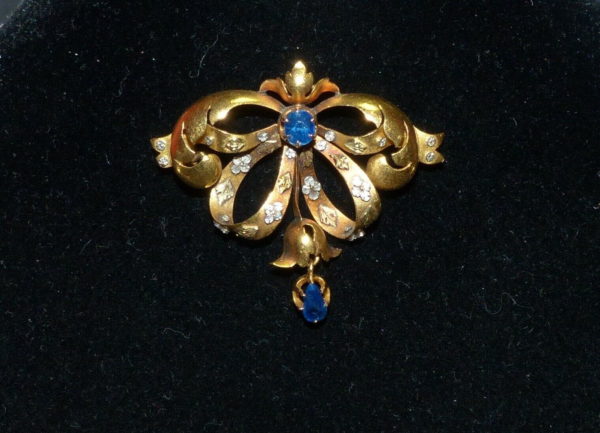 BROCHE-OR-JAUNE-750-2-Saphirs-Taille-ancienne-64gr-Tete-daigle-1900-283667728594-12