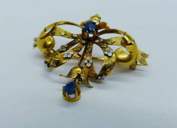 BROCHE-OR-JAUNE-750-2-Saphirs-Taille-ancienne-64gr-Tete-daigle-1900-283667728594-6
