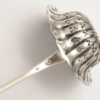 Saupoudreuse. Fin XIX°. ARGENT. 45gr. Minerve. Mo: BC. – Image 6