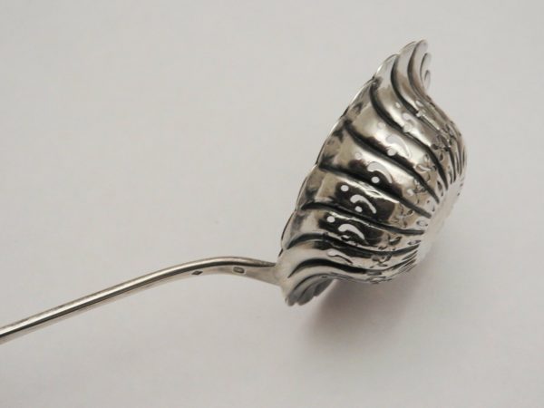 Saupoudreuse. Fin XIX°. ARGENT. 45gr. Minerve. Mo: BC. – Image 7