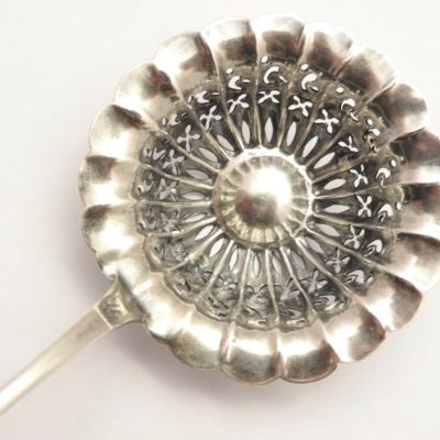 Saupoudreuse. Fin XIX°. ARGENT. 45gr. Minerve. Mo: BC. – Image 10