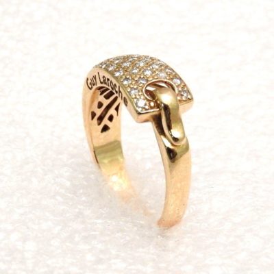 BAGUE GUY LAROCHE. OR Jaune 750°/°°. 40 Diamants. Poinçon au Hibou. 5,2gr. 18car – Image 3