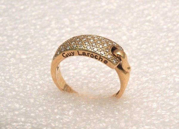BAGUE GUY LAROCHE. OR Jaune 750°/°°. 40 Diamants. Poinçon au Hibou. 5,2gr. 18car – Image 5