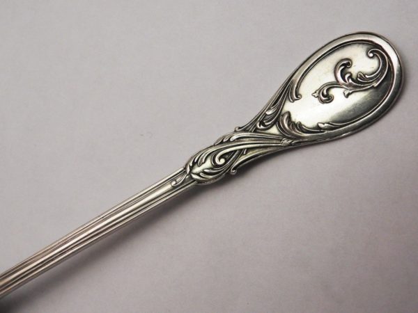 Saupoudreuse-Fin-XIX-ARGENT-75gr-Minerve-Motifs-Art-Nouveau-1900-273196193036-11