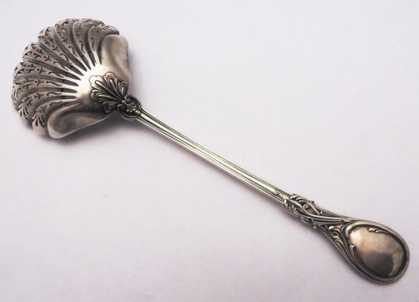 Saupoudreuse-Fin-XIX-ARGENT-75gr-Minerve-Motifs-Art-Nouveau-1900-273196193036-5