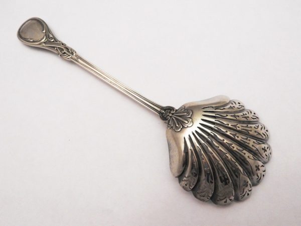 Saupoudreuse-Fin-XIX-ARGENT-75gr-Minerve-Motifs-Art-Nouveau-1900-273196193036-6
