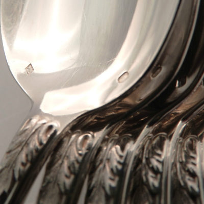 12 Couverts + 6 Fourchettes: Ménagère 30 pièces. ARGENT: 2,477 Kg. Minerve XIX° – Image 8