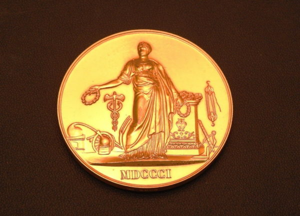 Médaille BRONZE. 68,7gr. Médaille de Vermeil des ARTS MECANIQUE 1973. Gr TIOLIER – Image 3